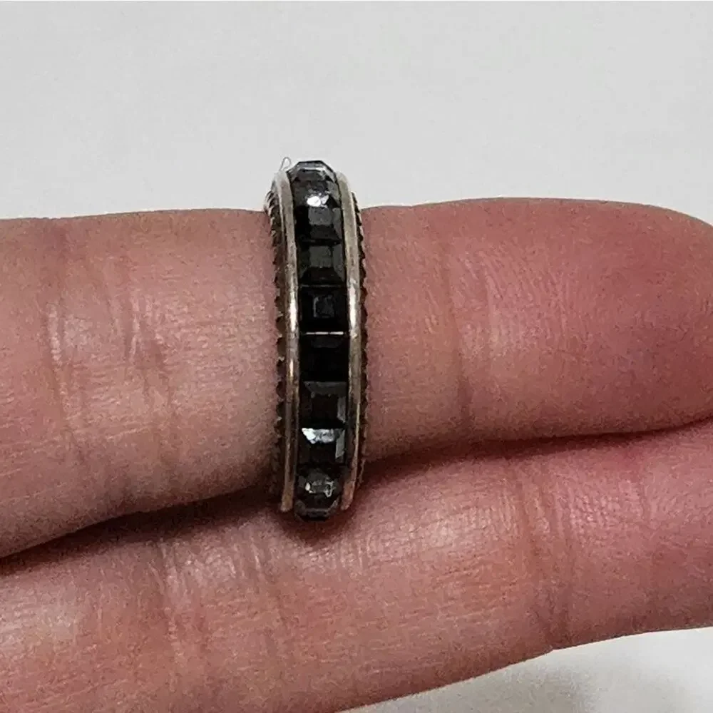 Brighton black Spectrum crystal‎ ring size 7